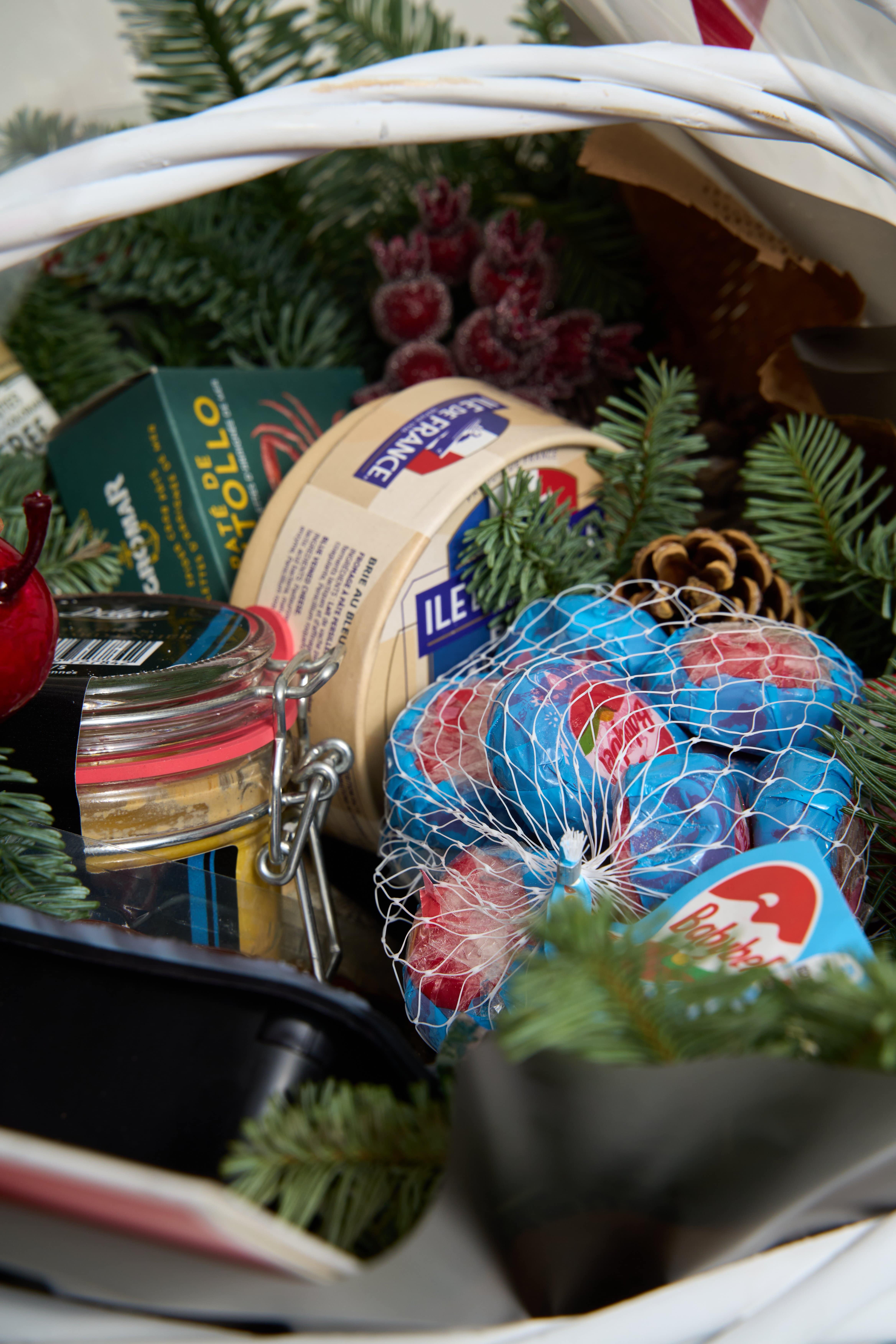 Подарочный набор в корзине