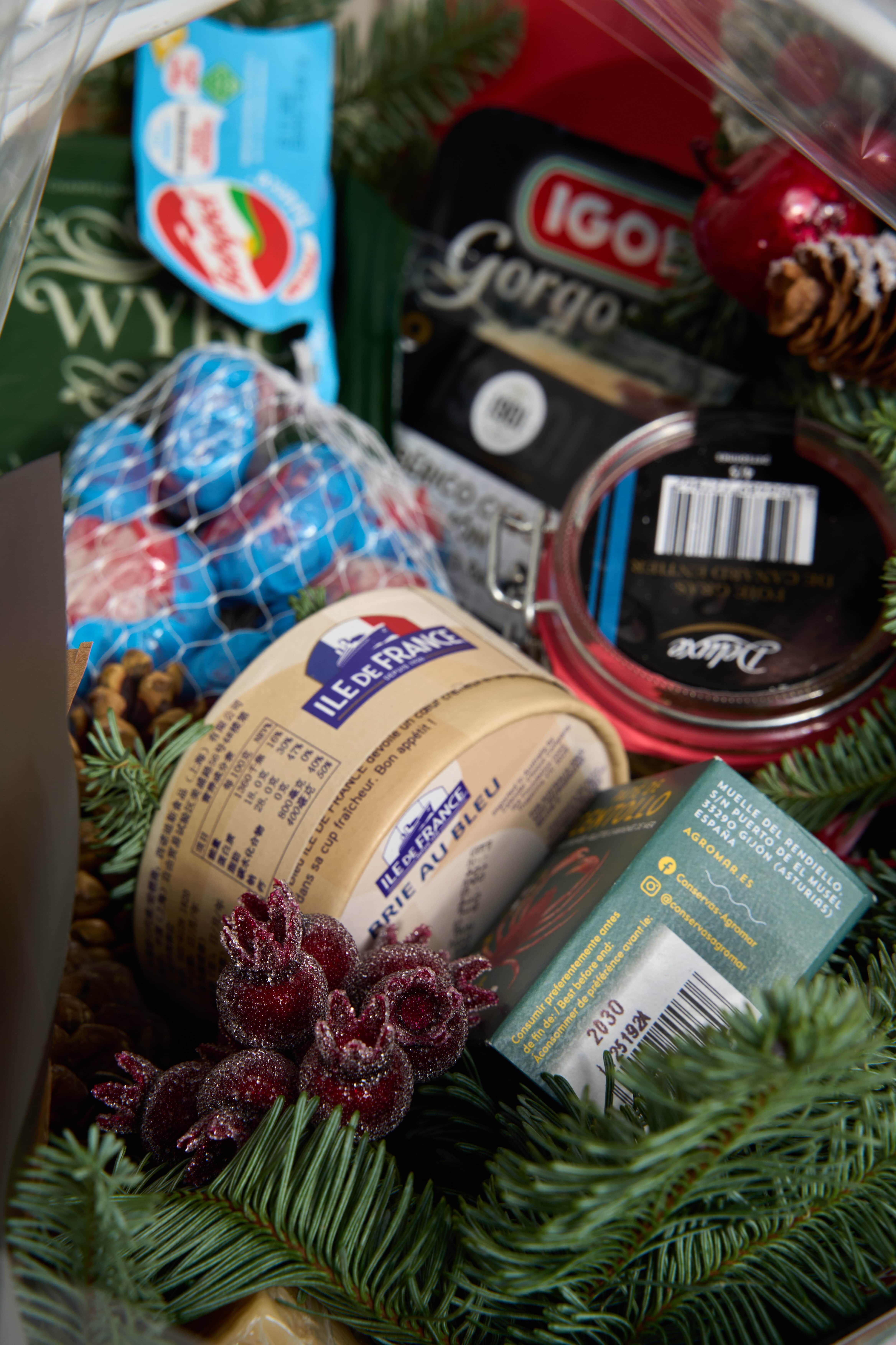 Подарочный набор в корзине