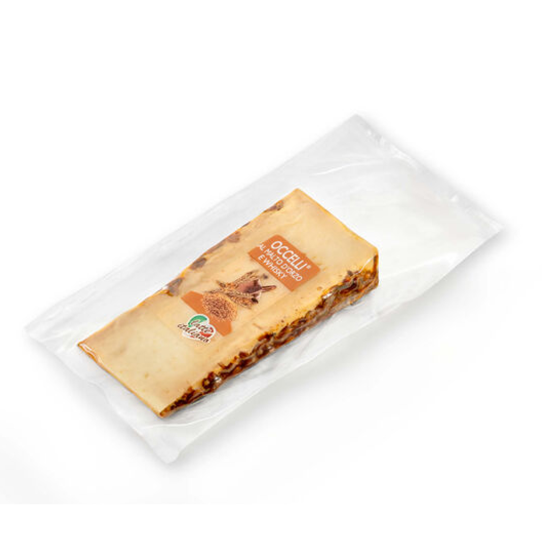 Сыр Beppino Occelli с солодом ячменя и виски, 250 грамм